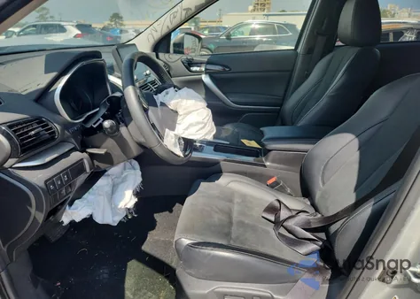 2024 Mitsubishi Eclipse Cross Se z USA, uszkodzony, nr VIN JA4ATWAAXRZ079637